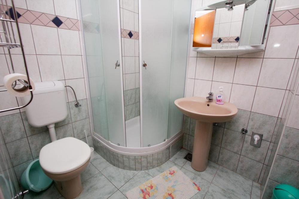 Apartments Elenora Brist Zewnętrze zdjęcie