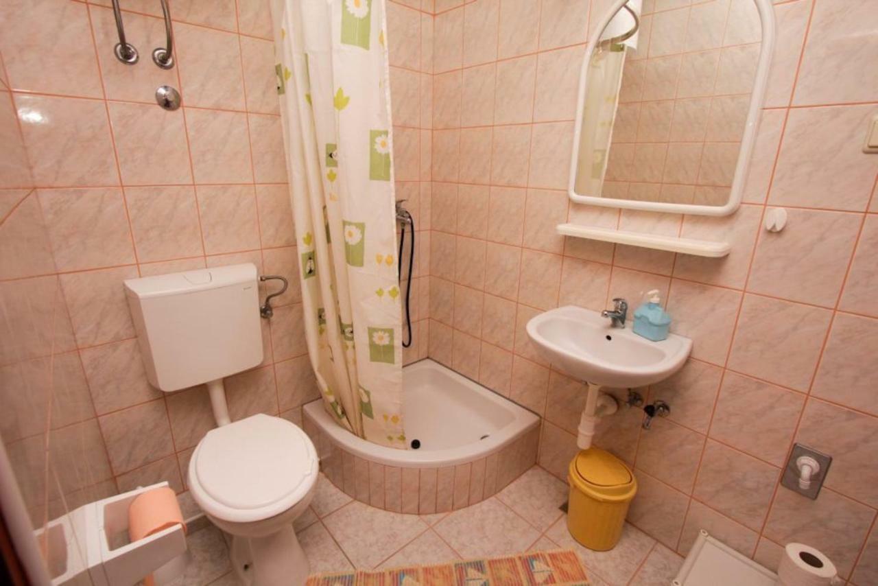 Apartments Elenora Brist Zewnętrze zdjęcie