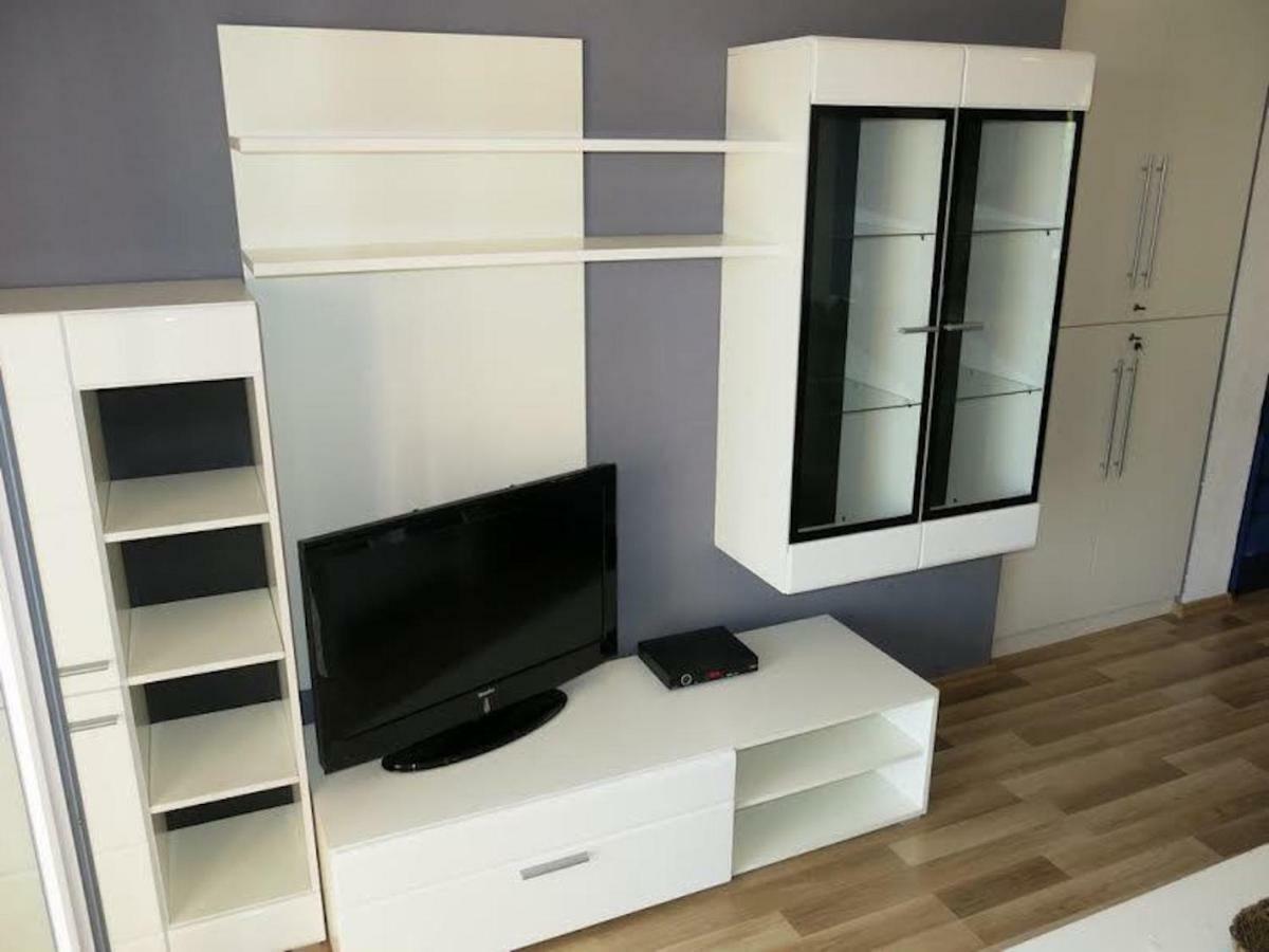 Apartments Elenora Brist Zewnętrze zdjęcie