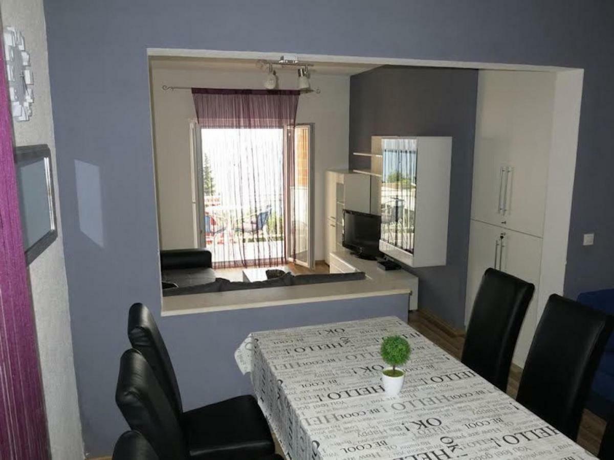 Apartments Elenora Brist Zewnętrze zdjęcie